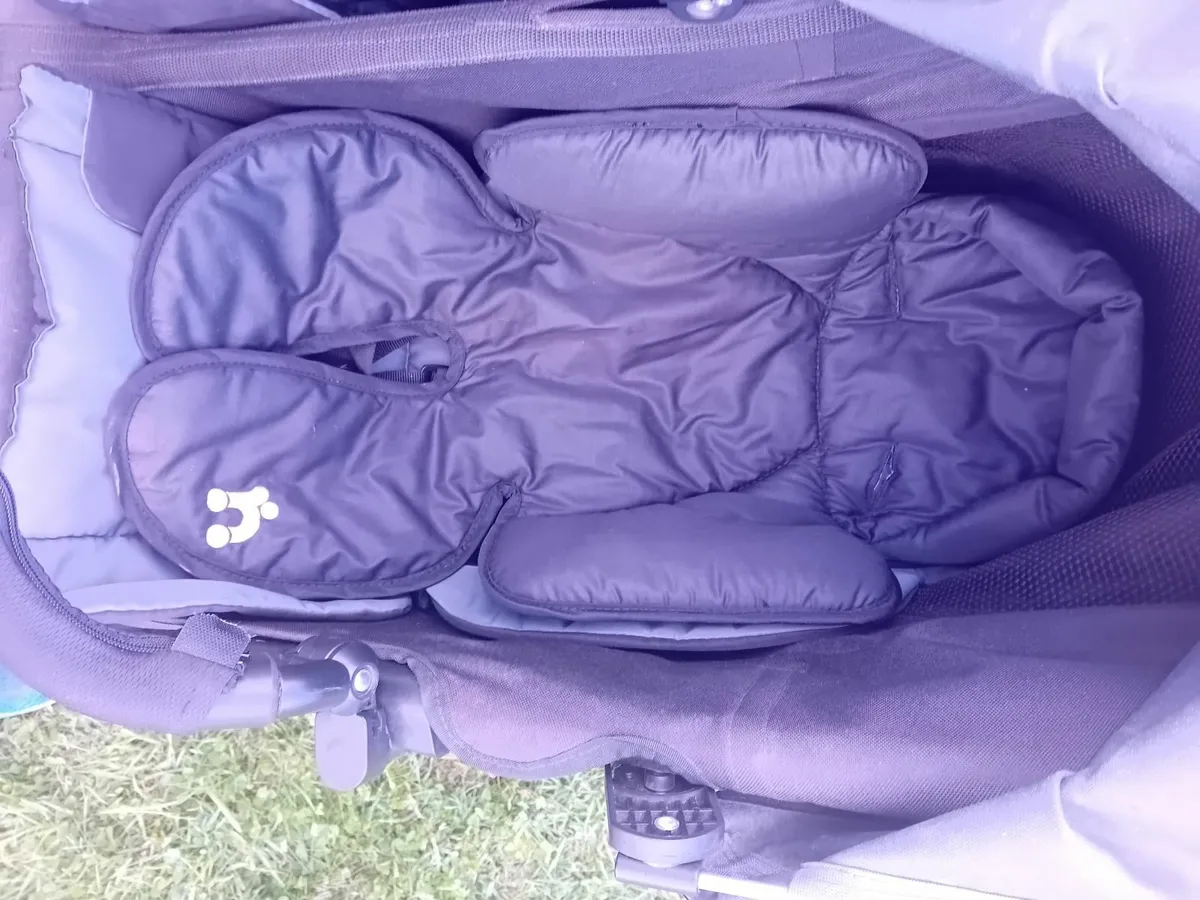 Out n about double buggy - Image 3
