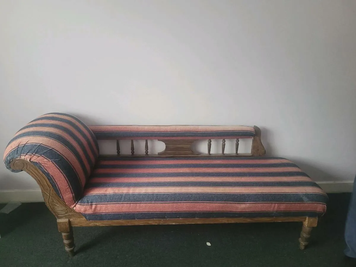 Vintage Chaise Longue - Image 1