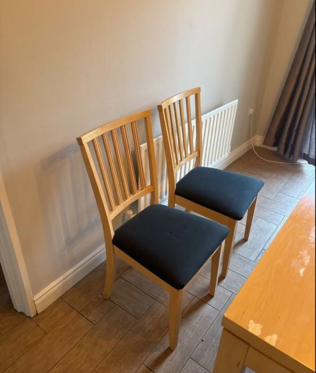 Dining table and chairs - Image 2