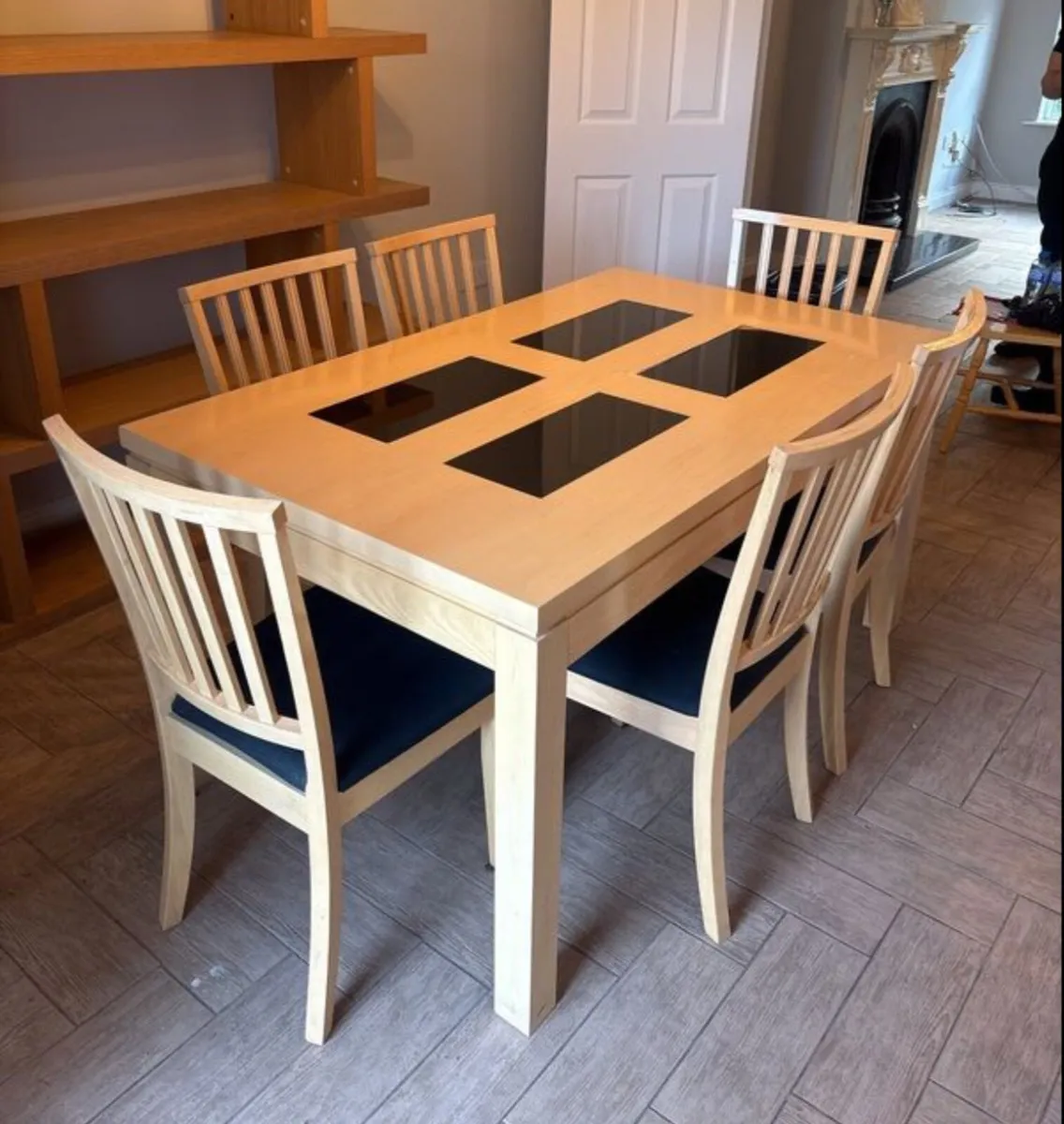 Dining table and chairs - Image 1