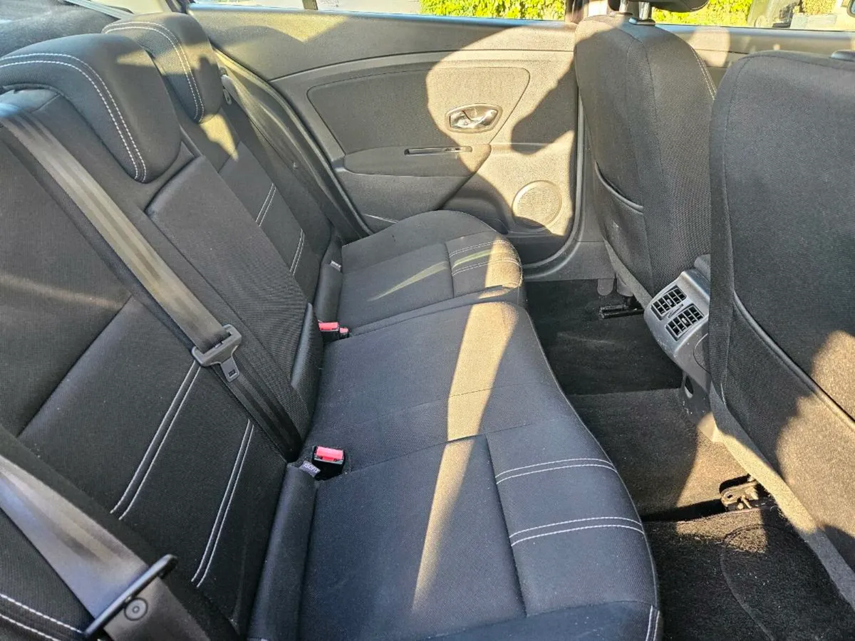 Car - Image 2
