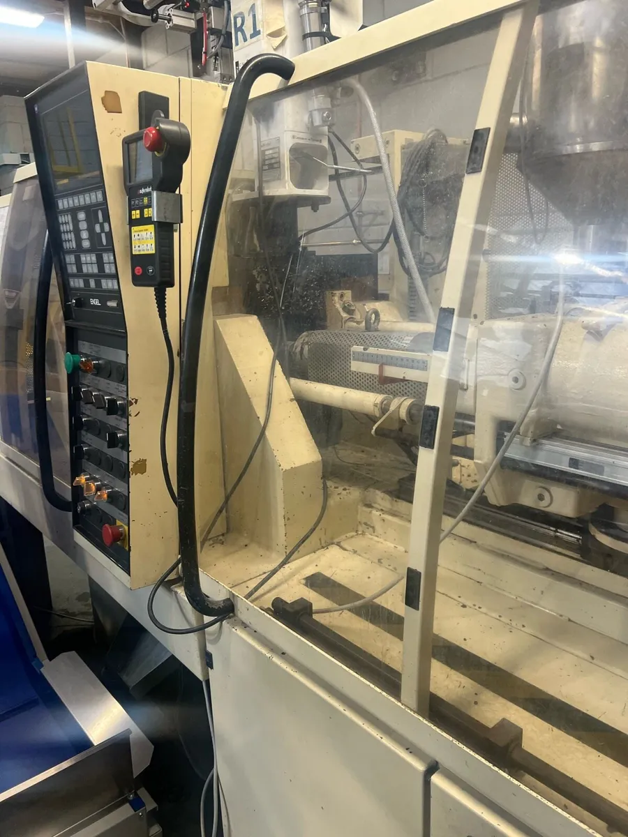Injection Moulding Machine - Image 4