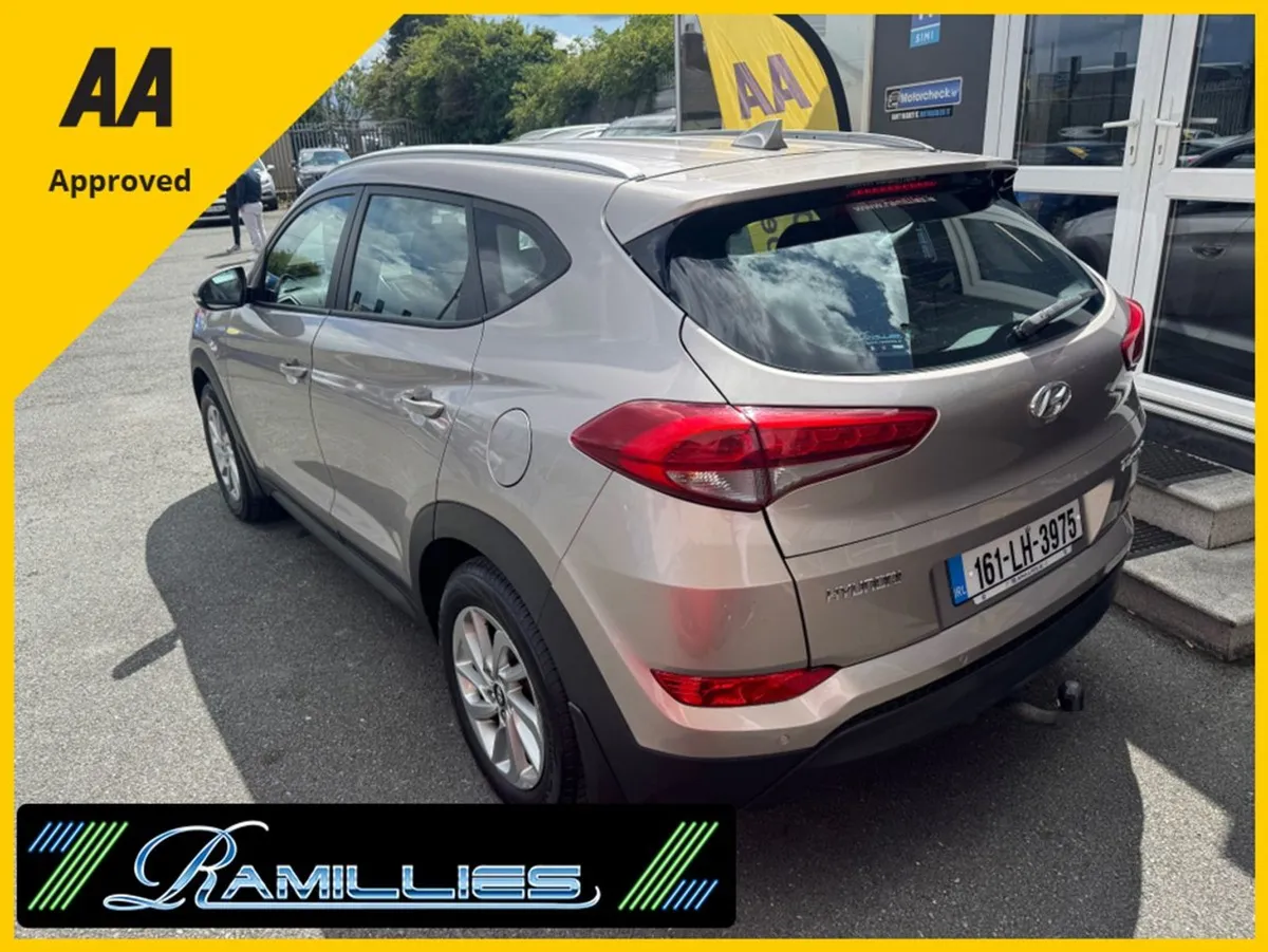 Hyundai Tucson 1.7 Crdi SE Business  Huge Spec  1 - Image 3