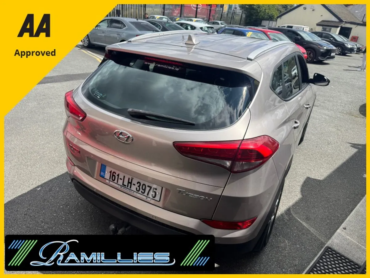 Hyundai Tucson 1.7 Crdi SE Business  Huge Spec  1 - Image 4