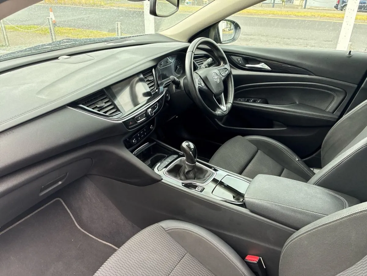 Opel Insignia Grand Sport Se1.5 5DR - Image 3
