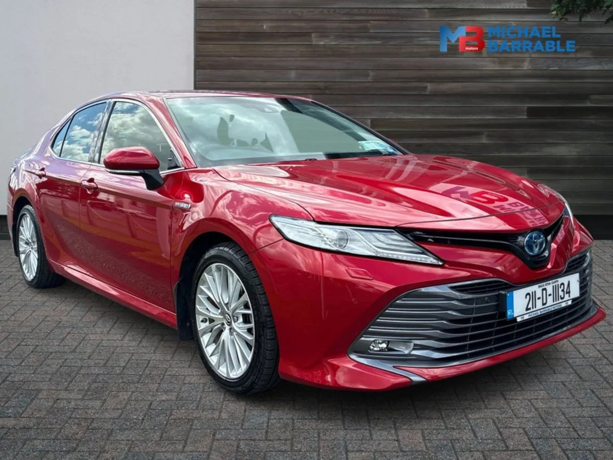 Toyota Camry Hybrid Platinum 4DR Auto - Image 1
