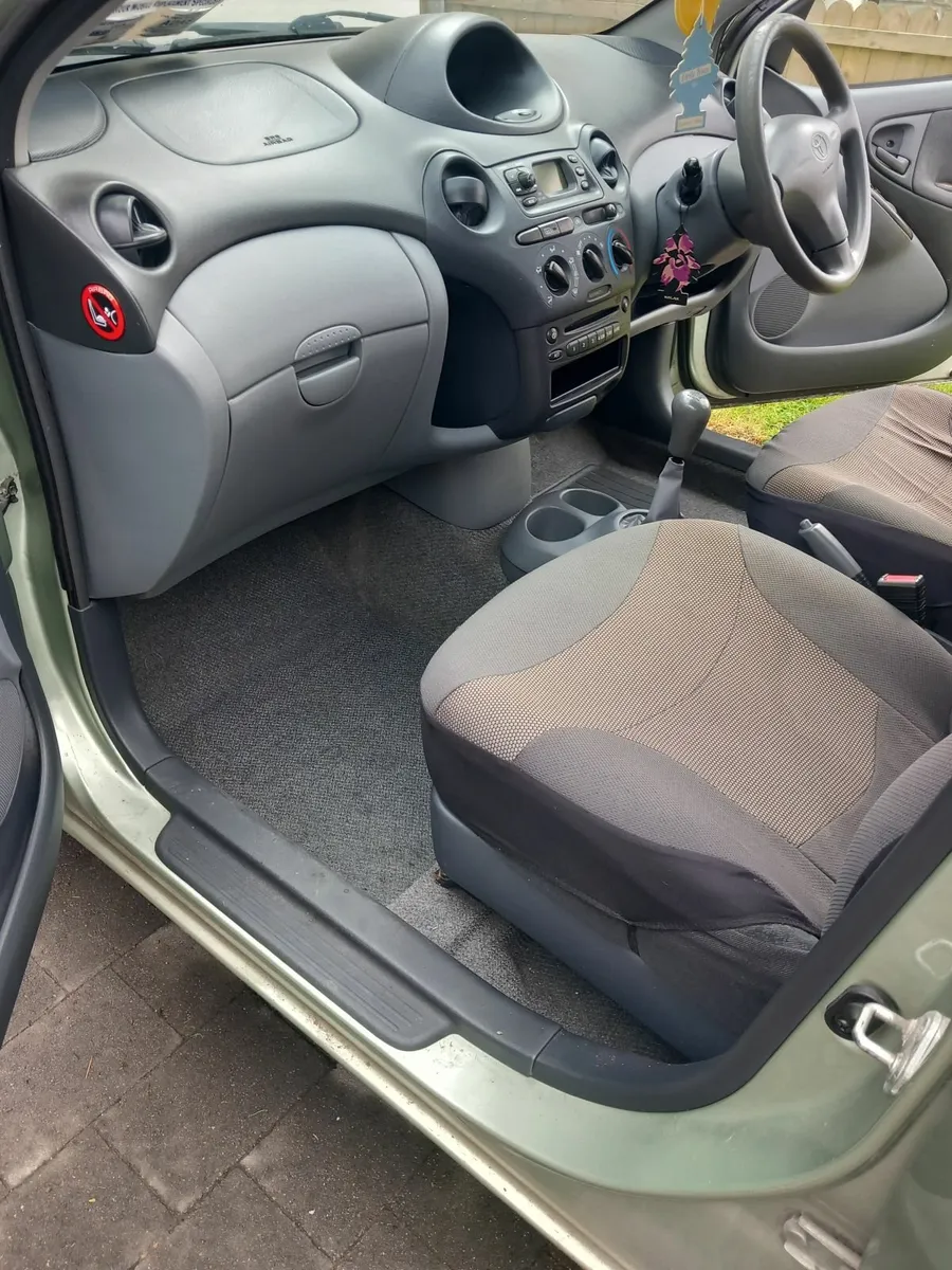 Toyota Yaris  1.0  2002. - Image 1
