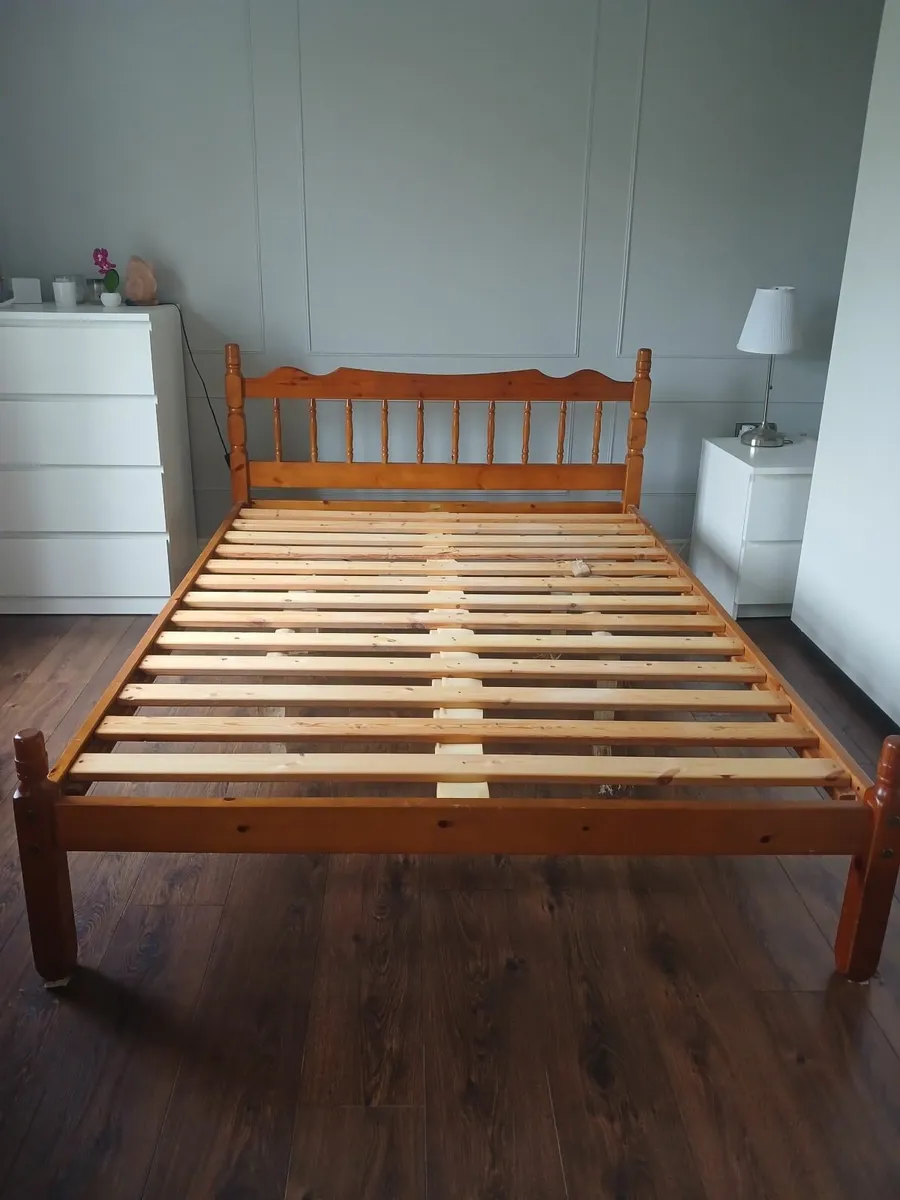 Double bed - Image 1