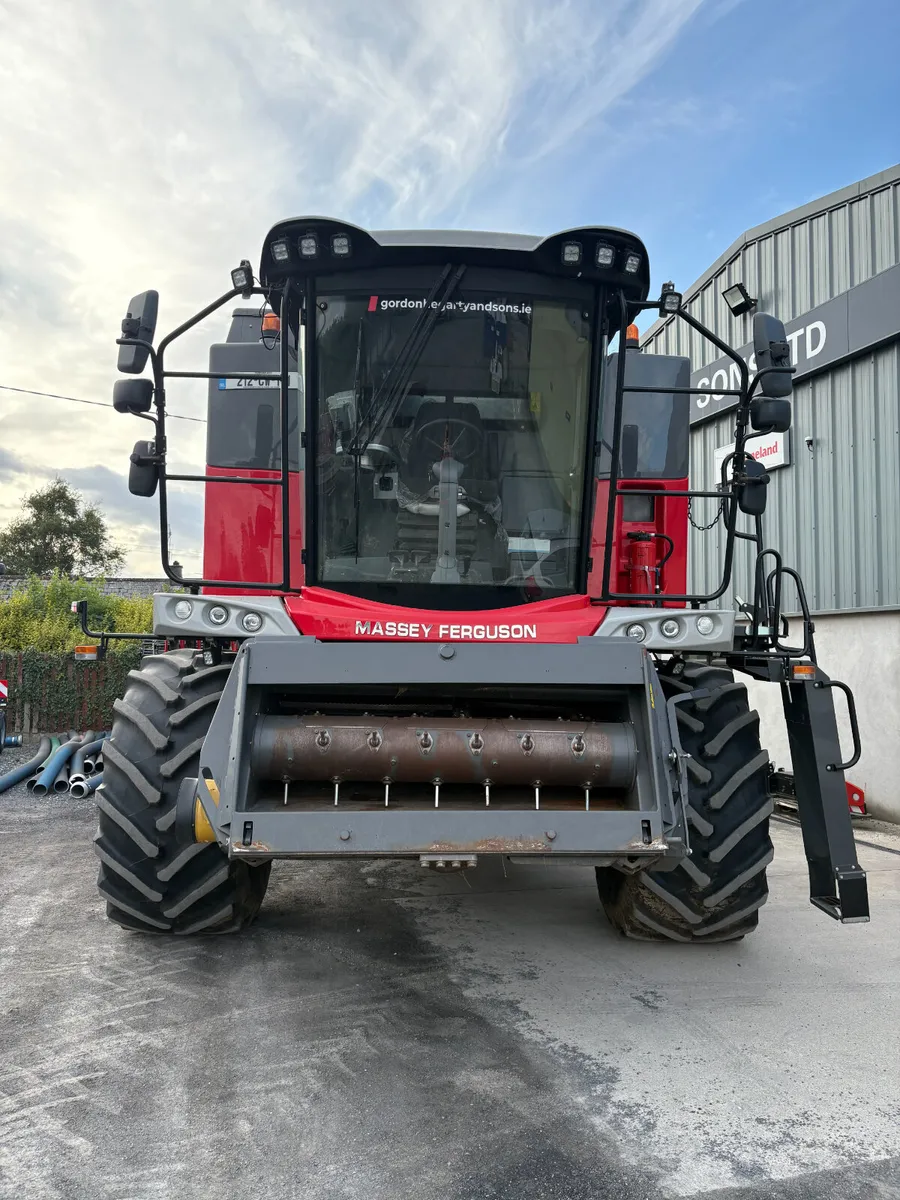 Massey Ferguson Activa 7347 S Combine - Image 4