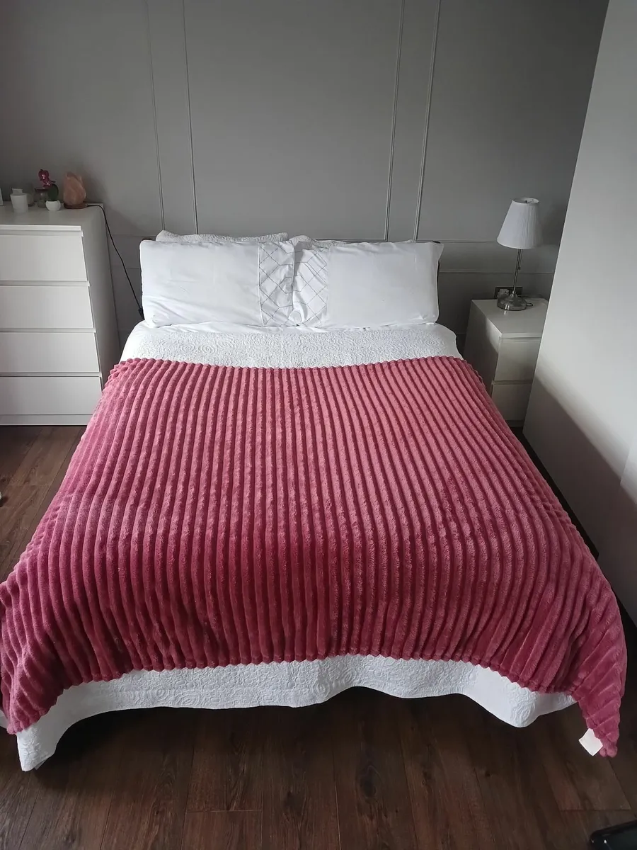 Double bed - Image 3