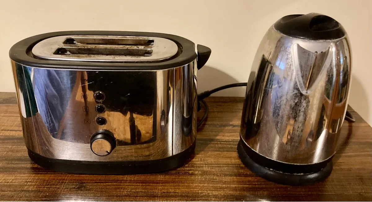 Morphy Richards Toaster And Kettle Set - Image 1