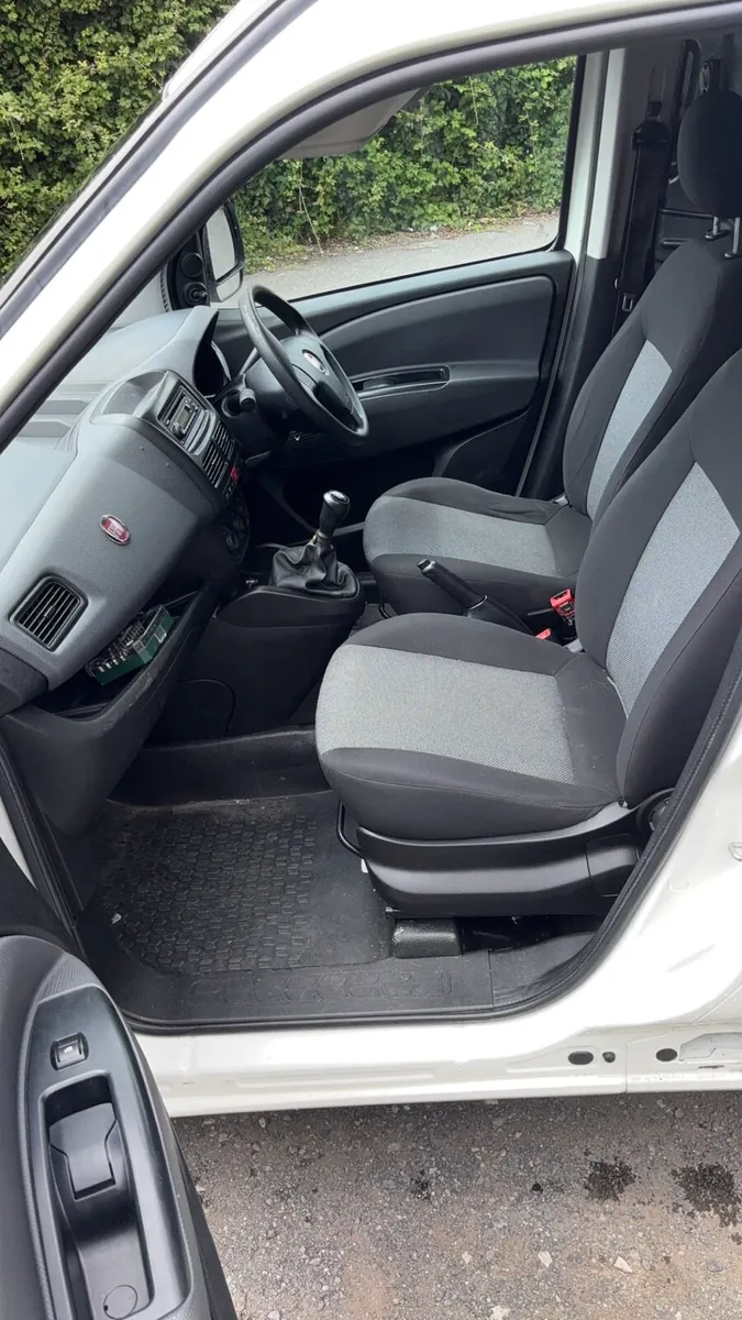2017 fiat Doblo fridge van lwb - Image 4