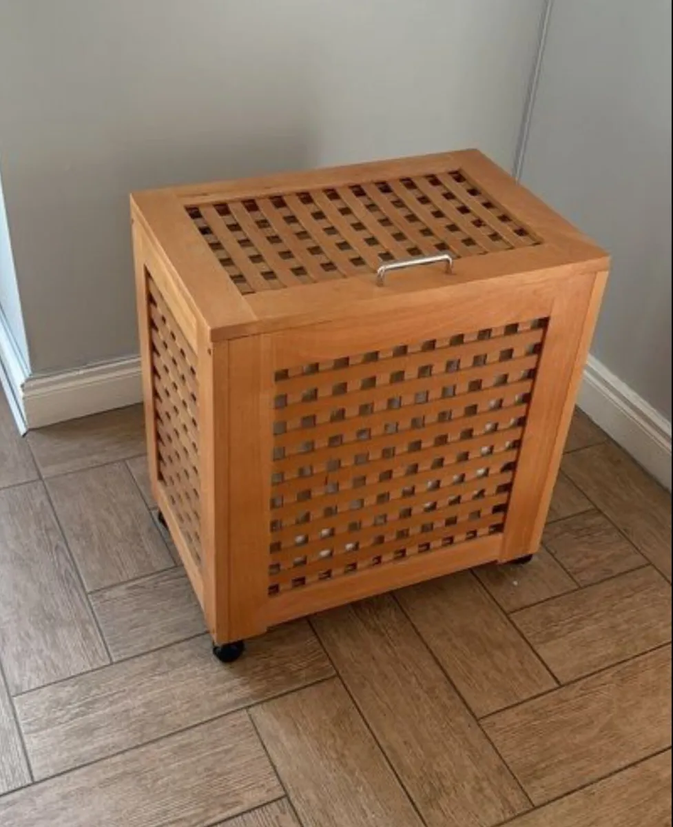 Laundry basket - Image 1