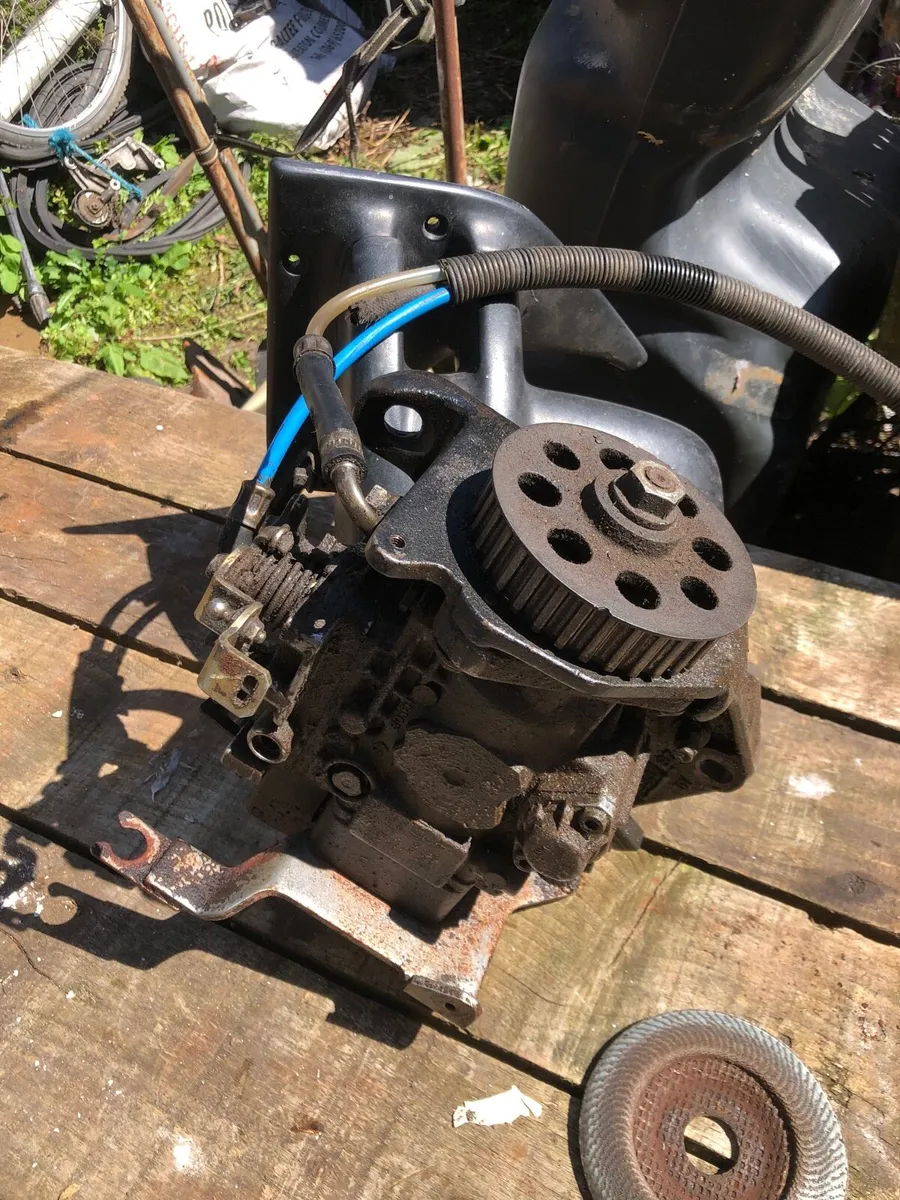 2.4ltr VW Transporter Injector Diesel Pump - Image 3
