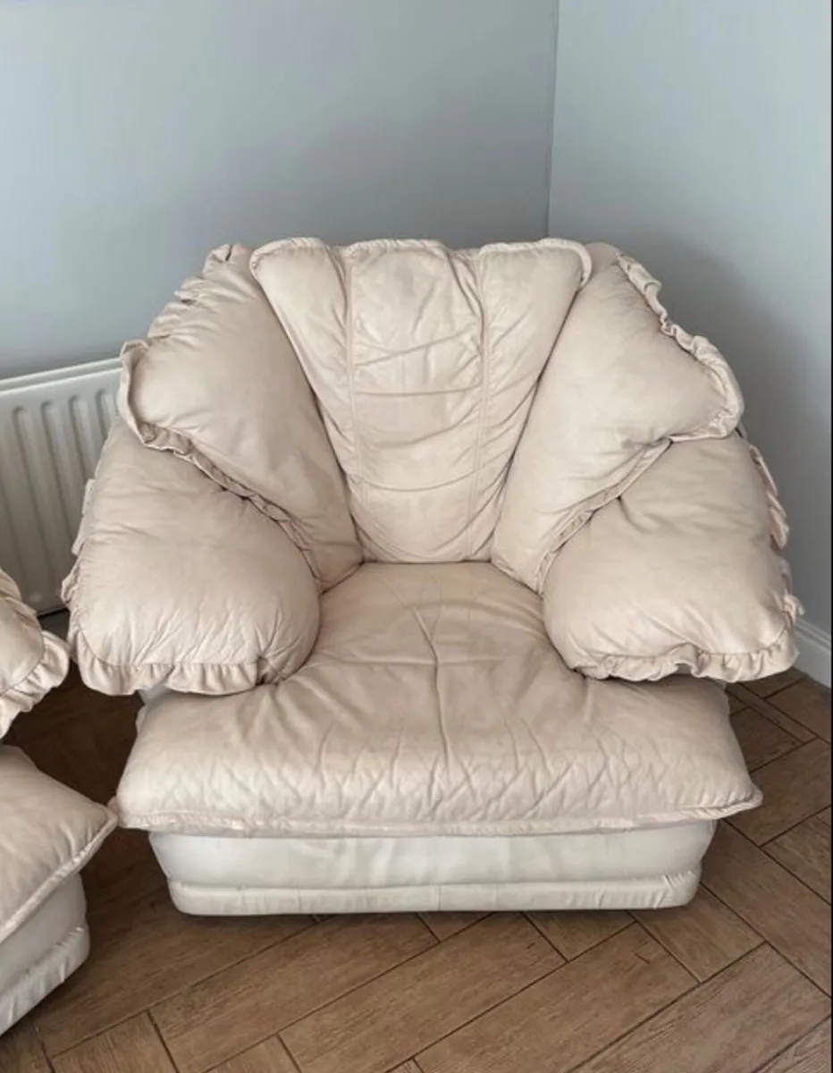 Couch - Image 2