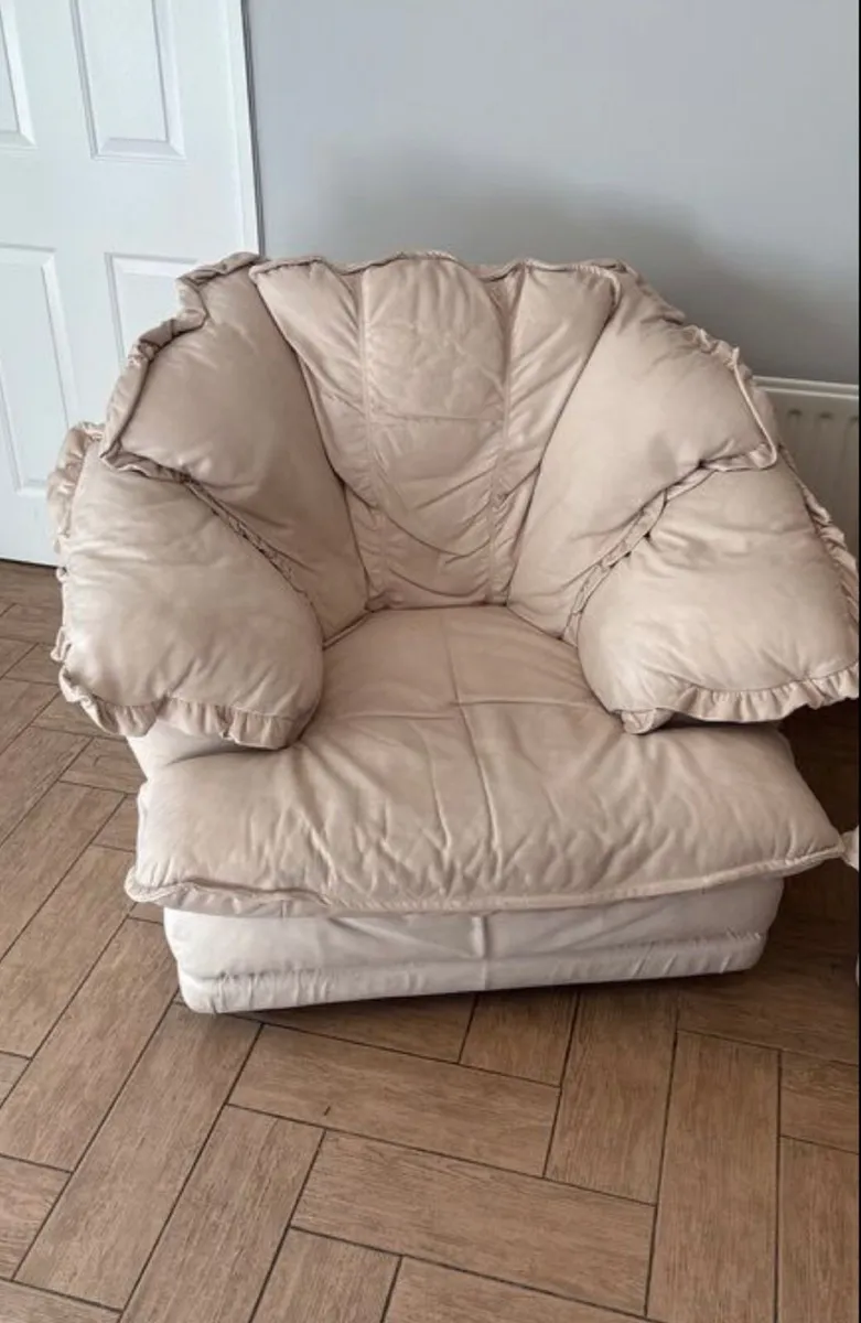 Couch - Image 3
