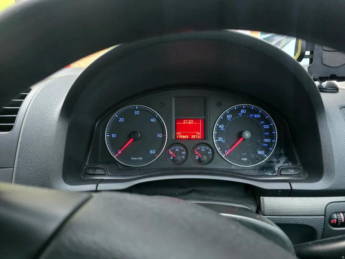 2006 Golf tdi SE 1.9 - Image 2