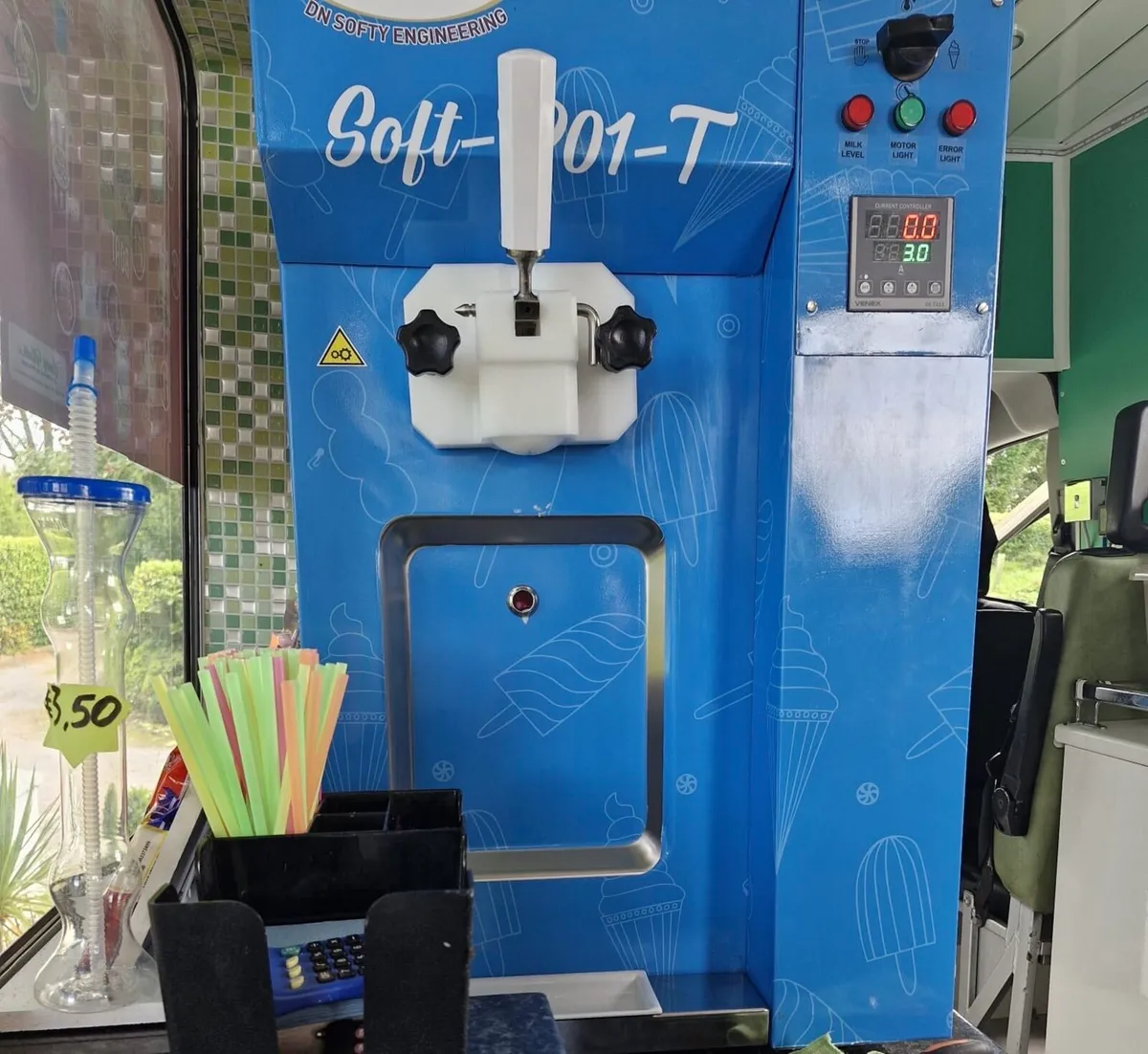 Ice cream machine - Image 1