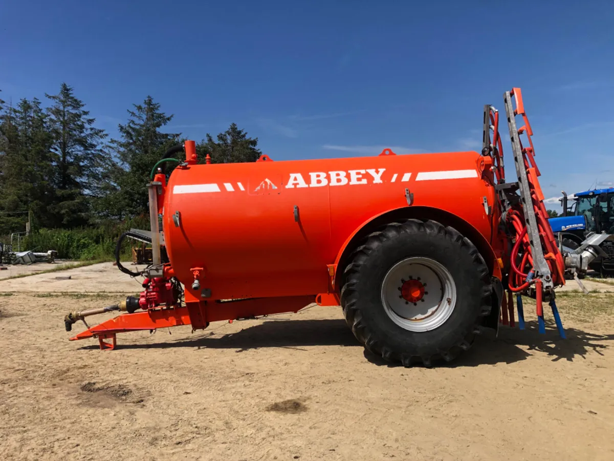 Abbey tank - Image 2