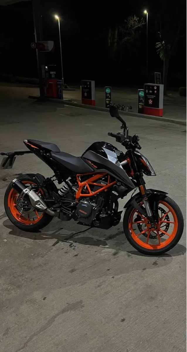 Ktm duke 390 - Image 1