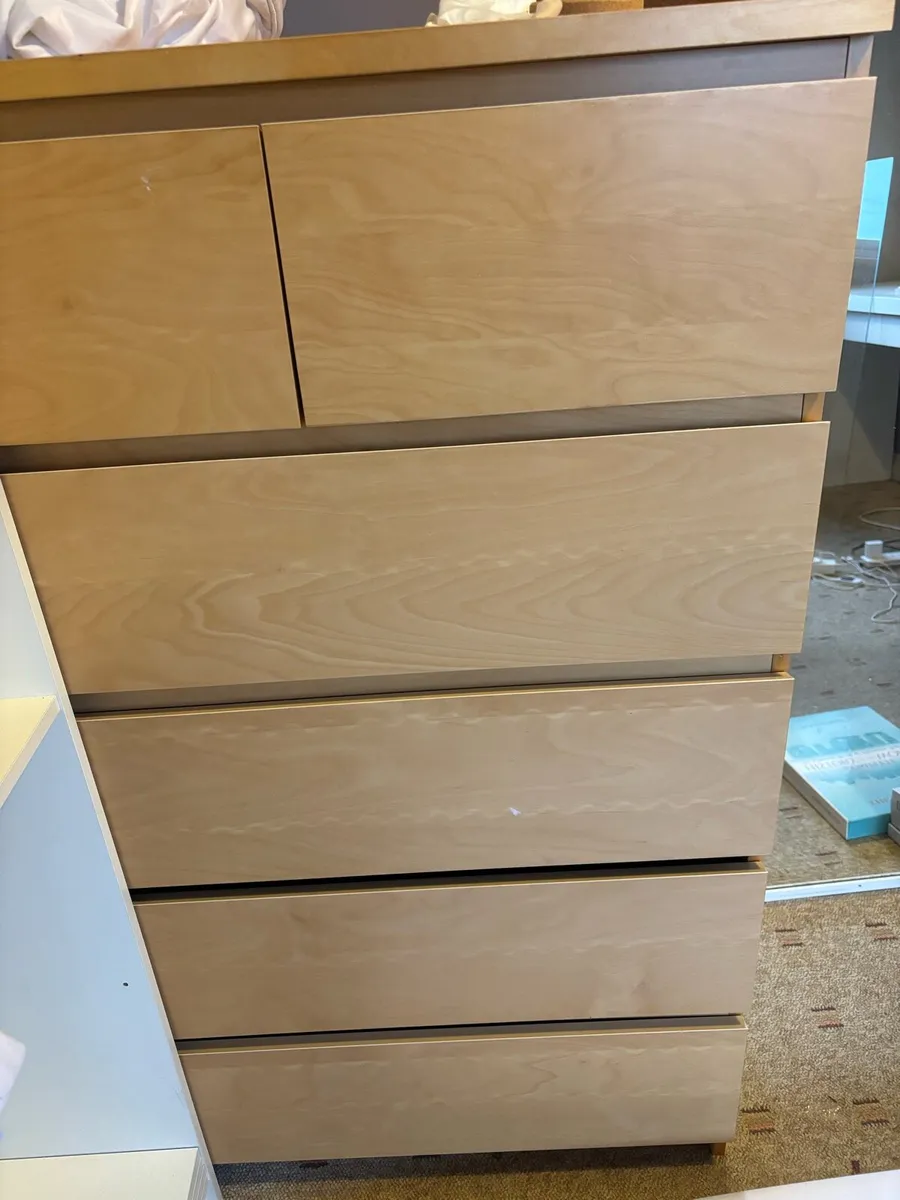 Dresser chest of drawers