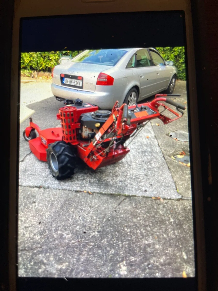 Ferris Commercial lawnmower - Image 2