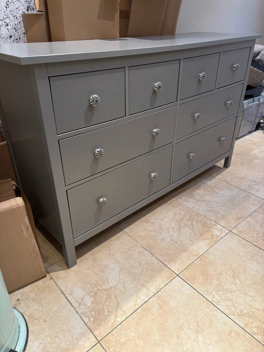 Hemnes 8 chest of drawers - Image 3