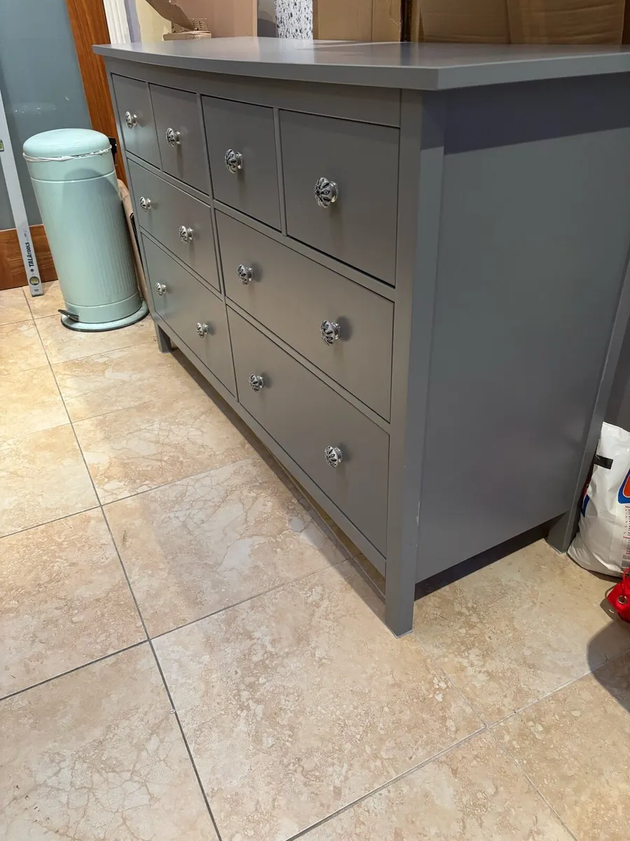 Hemnes 8 chest of drawers - Image 4