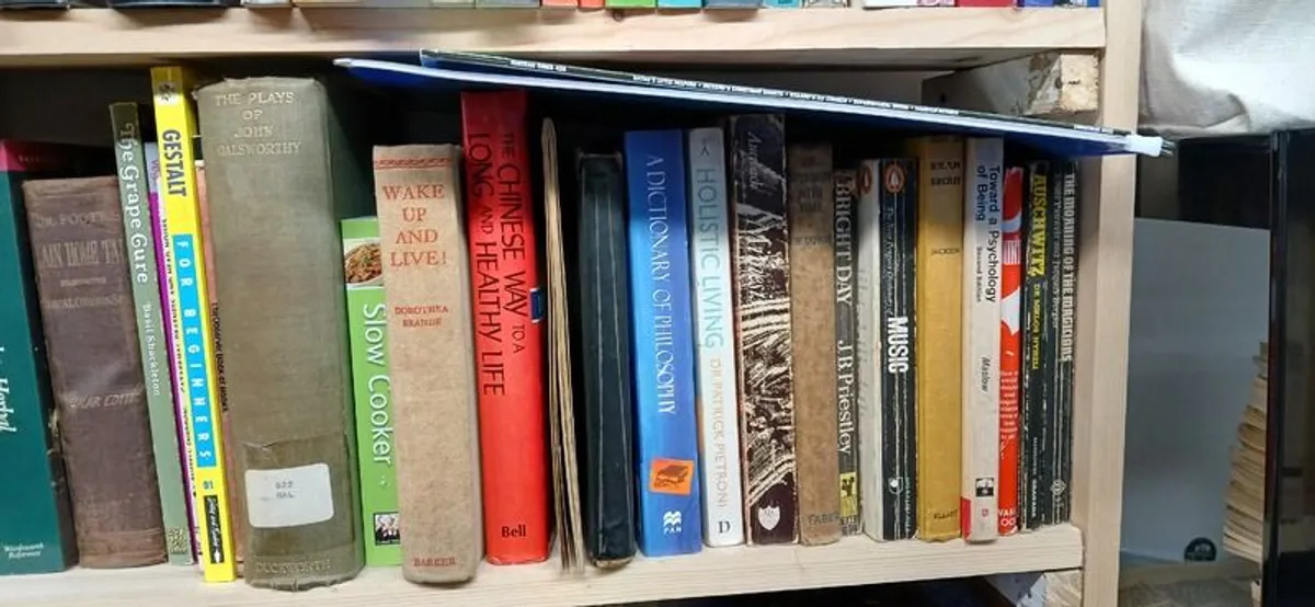 Books for sale - Image 1