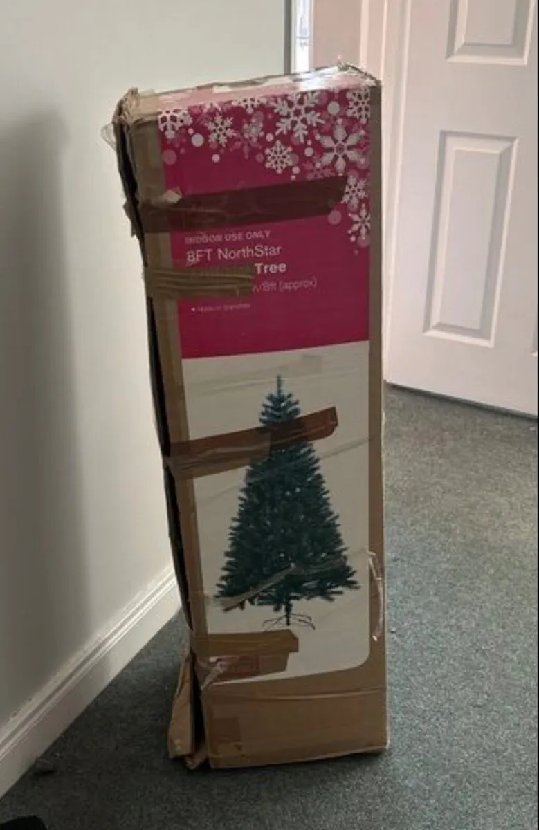 Christmas tree - Image 1