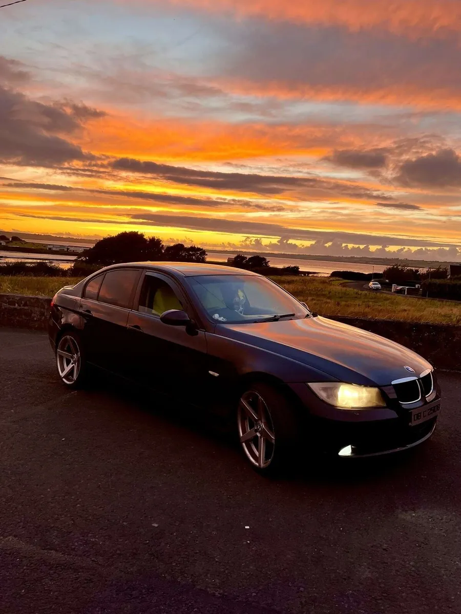 BMW 320d - Image 1