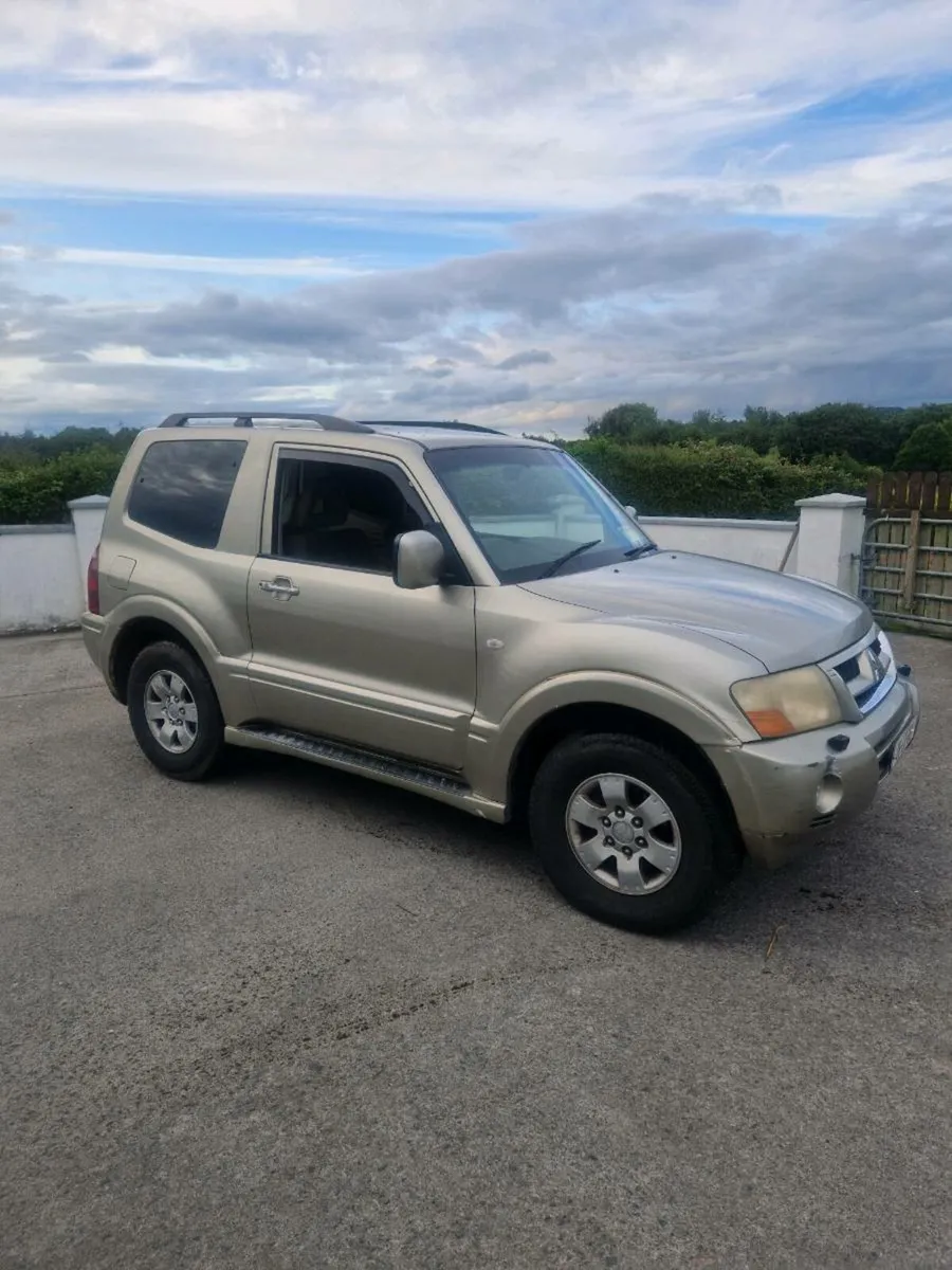 2006 Mitsubishi Pajero 3.2 - Image 1