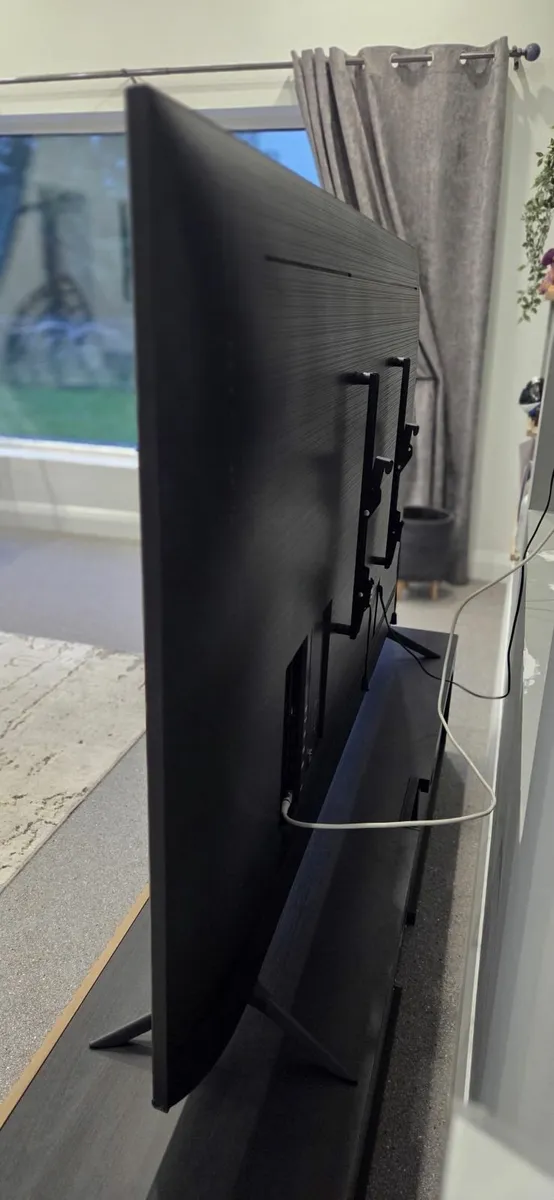 Samsung 75" TV - Image 3