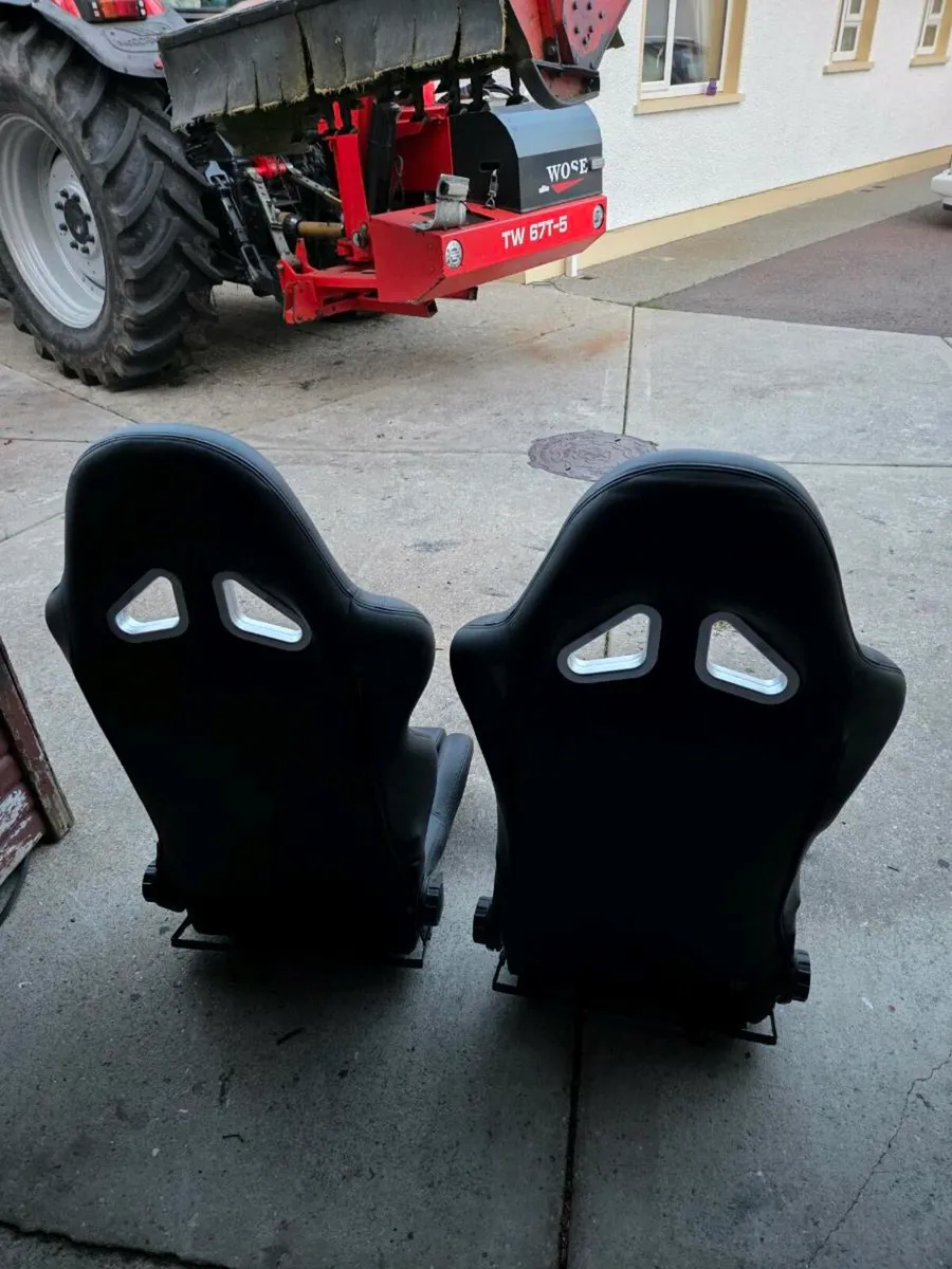 Genuine OMP car seats - Image 3