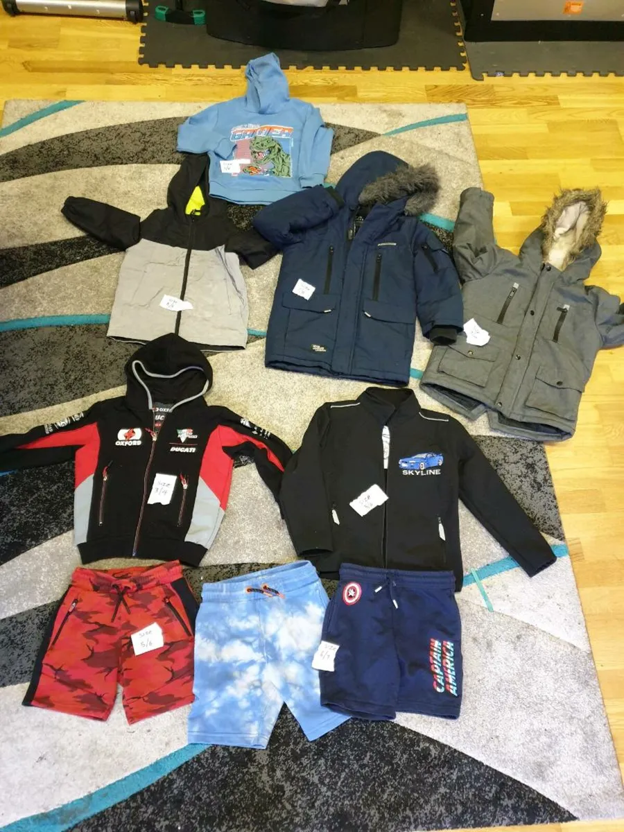 Children's clothes - Image 1
