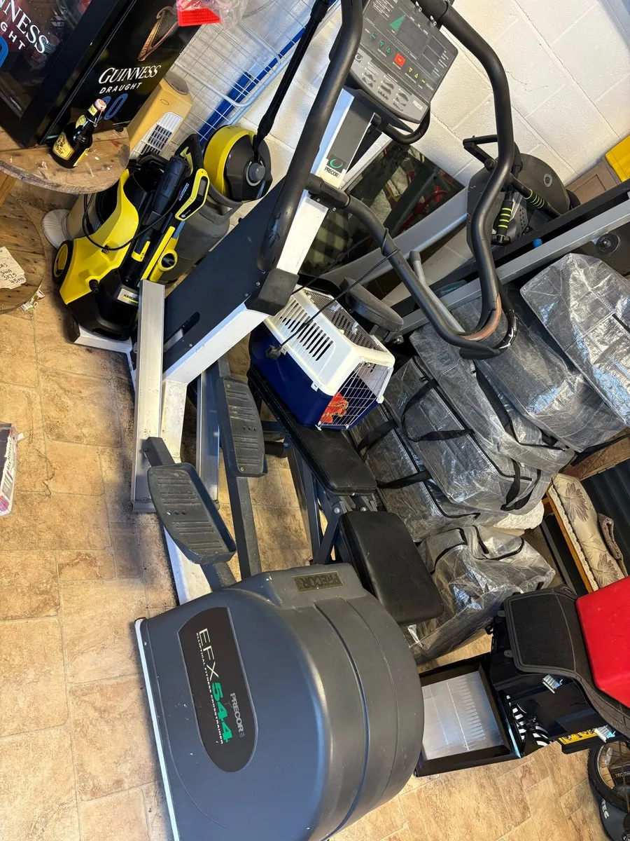 Cross trainer - Image 1