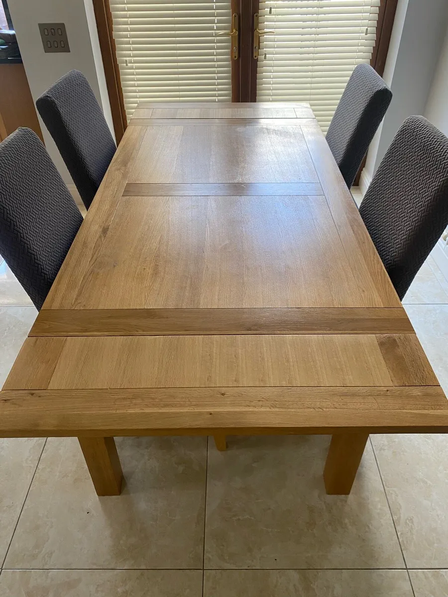 Solid wooden table - Image 2