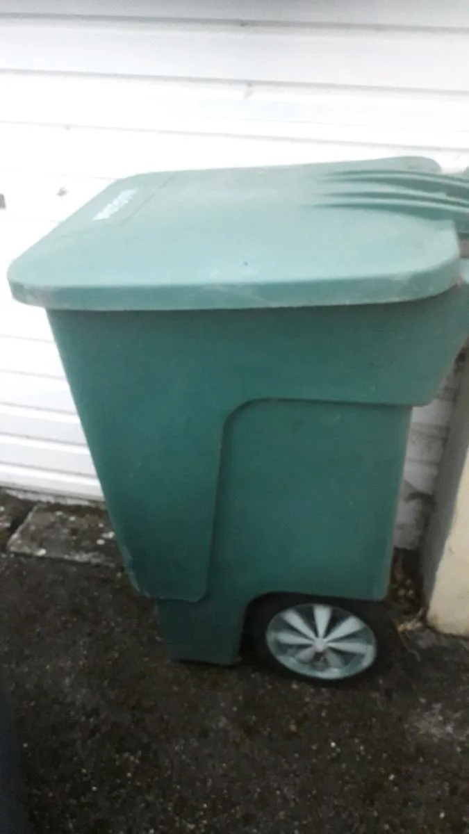 Wheelie bin - Image 2