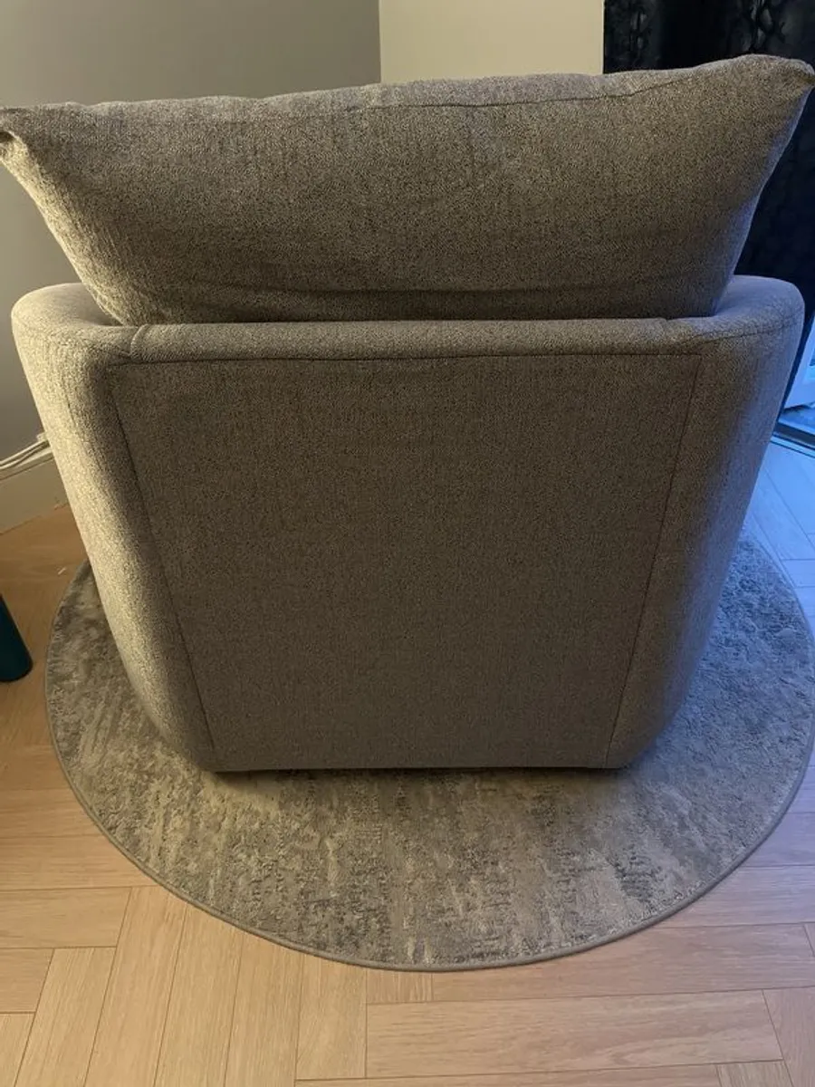 Cuddler swivel armchair - Image 4