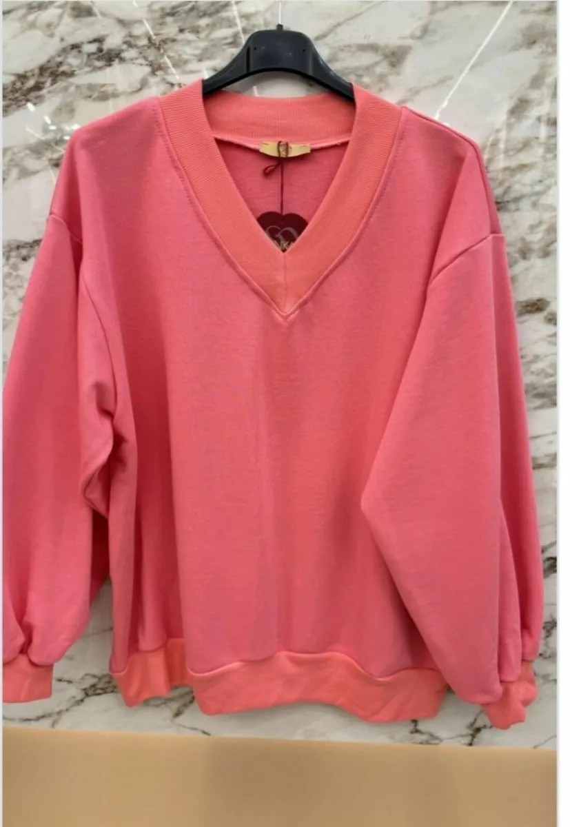 Jumpers one sz fits 8/12....28e - Image 1