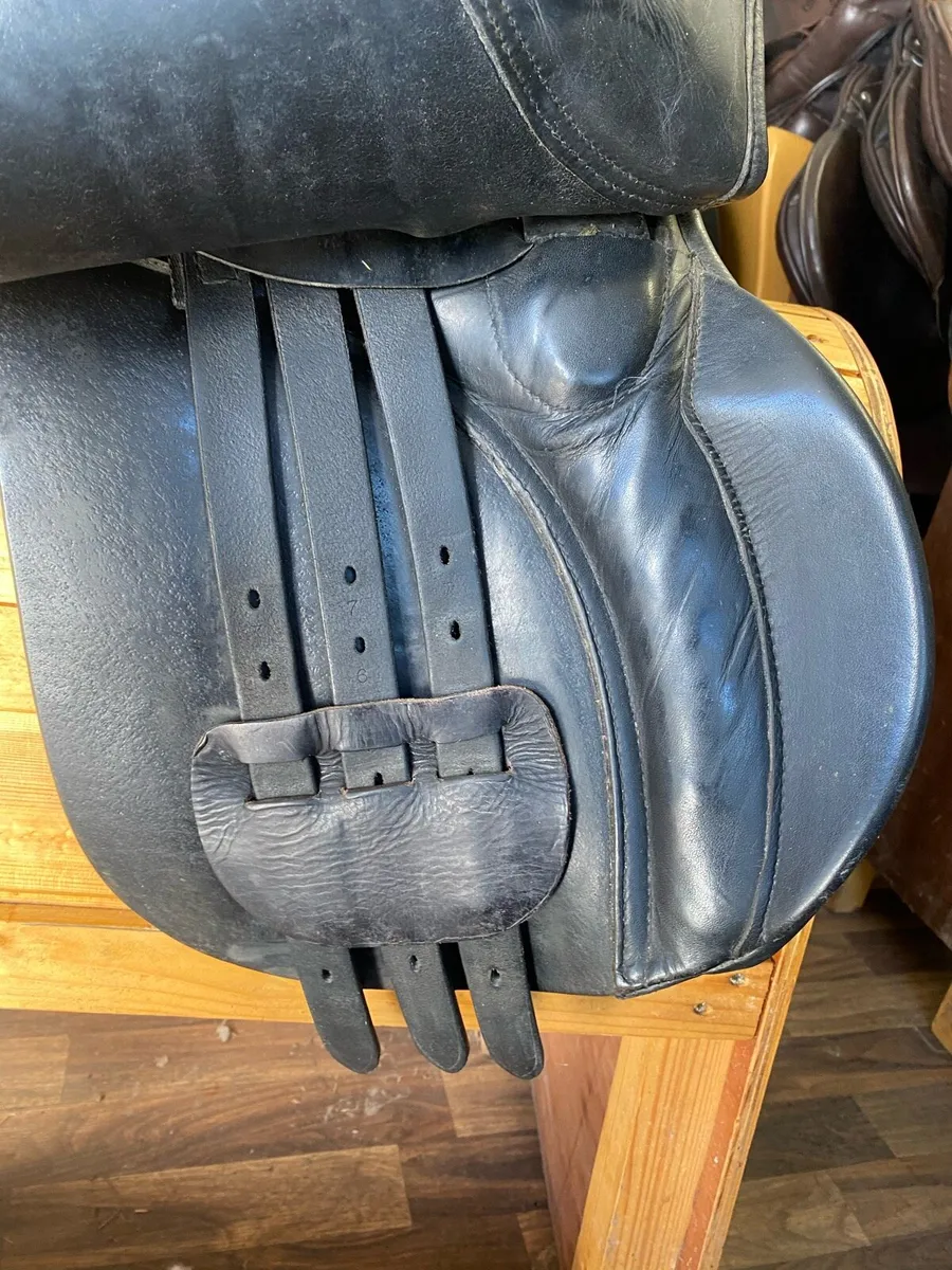 Cliff barnsby 17” black Leather saddle - Image 3