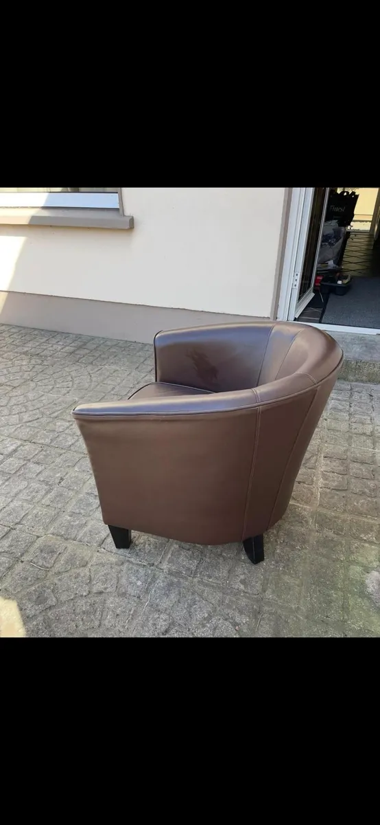 Brown leather tub chair - Image 1