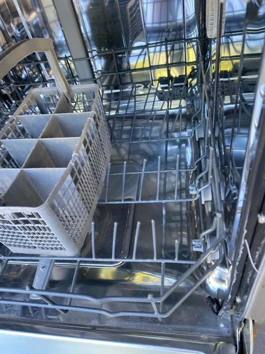 immaculate dishwasher - Image 3