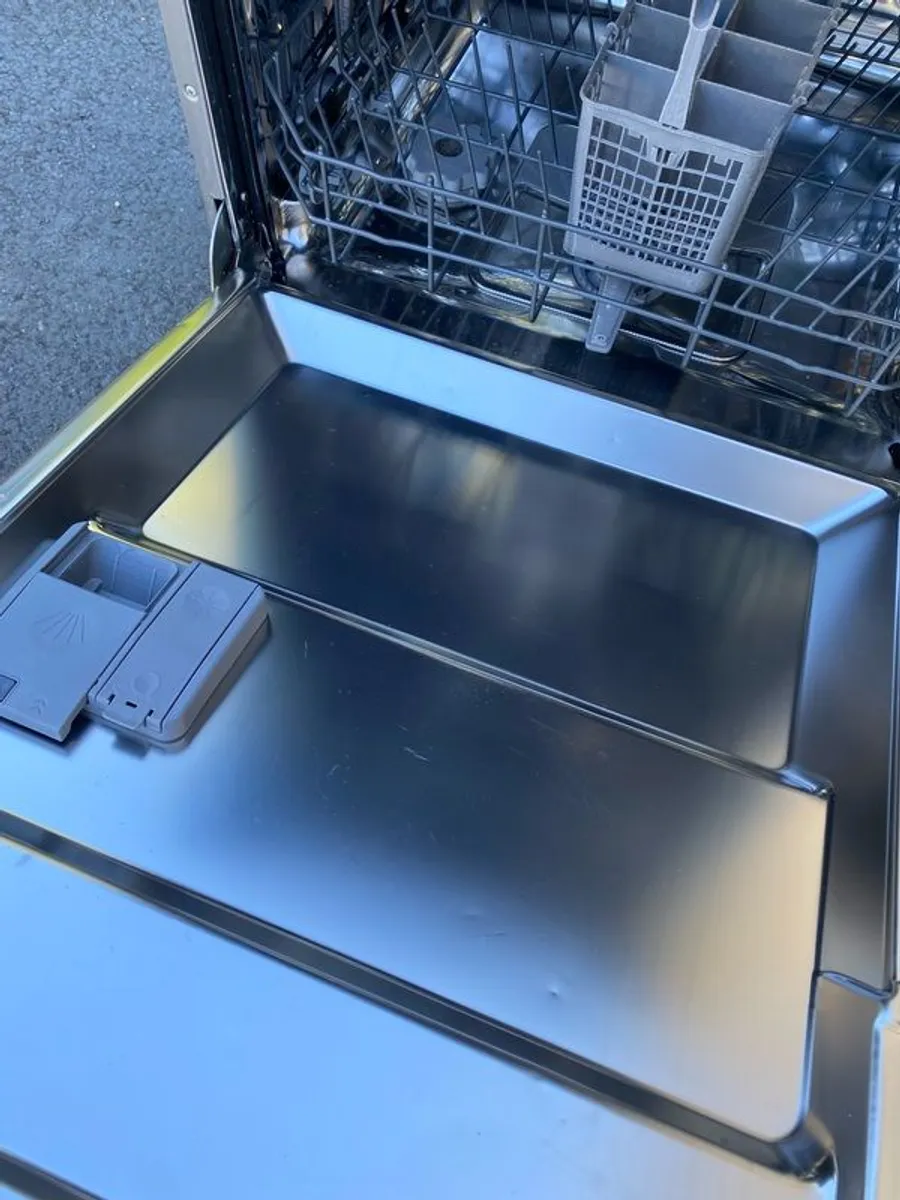 immaculate dishwasher - Image 4