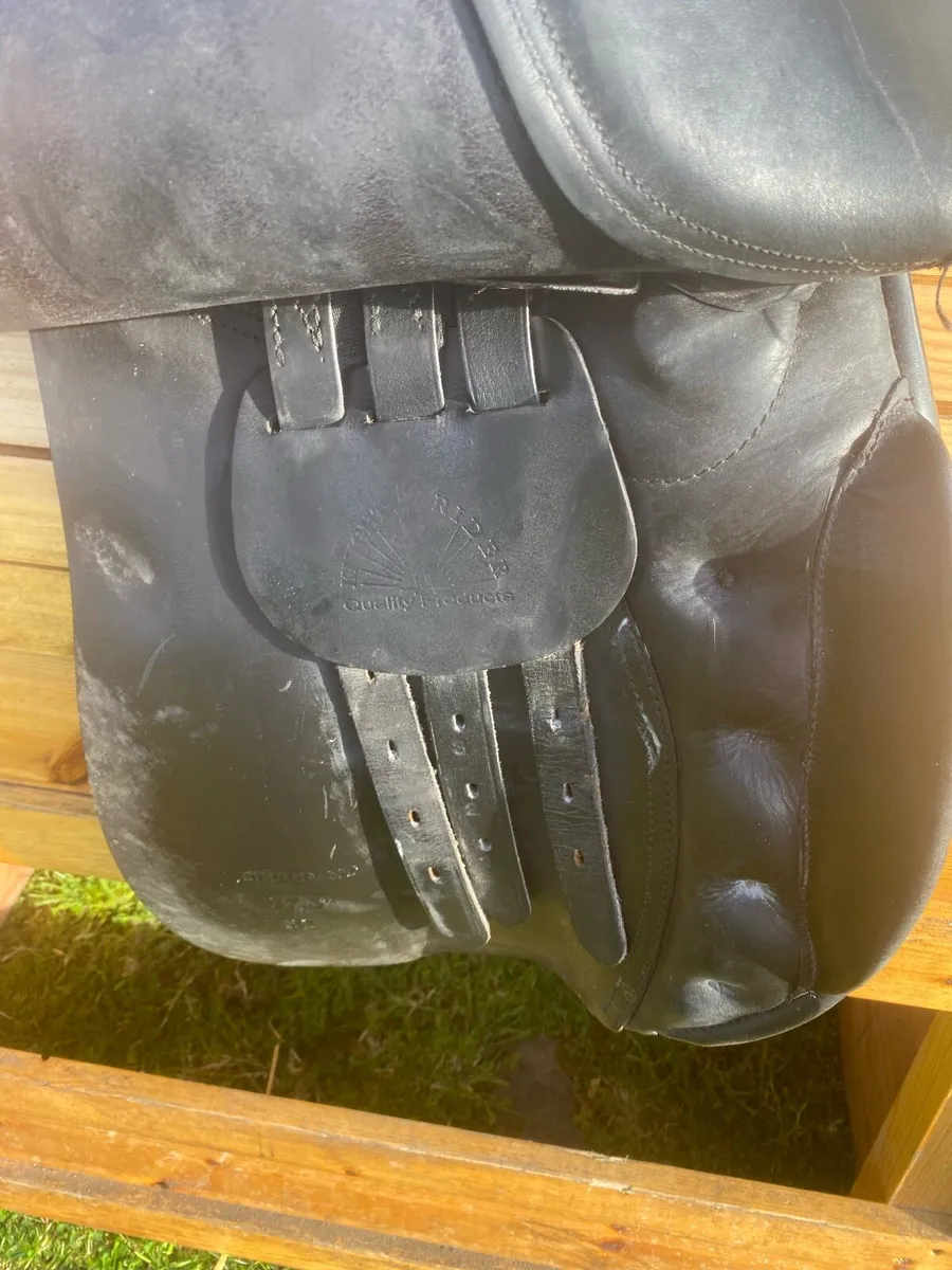 17.5 knightrider black Leather saddle medium wide - Image 4