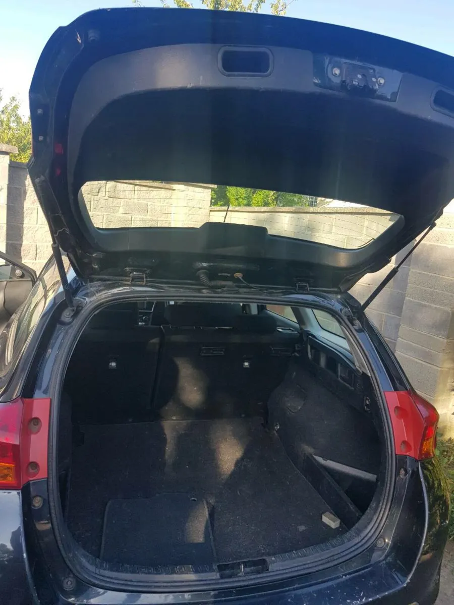 Car - Image 2