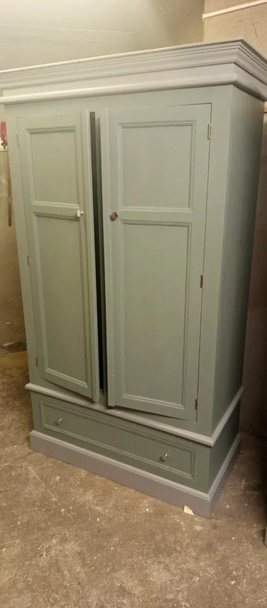 Solid pine wardrobe - Image 2