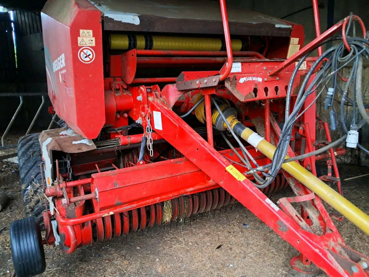Welger 235 baler - Image 1