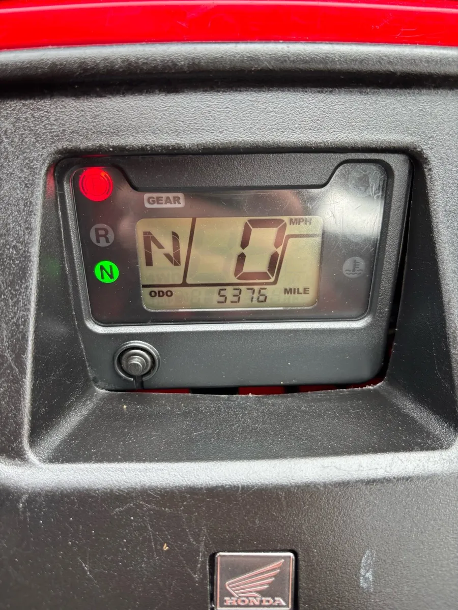 2021 Honda 520 Pioneer SXS - Image 3