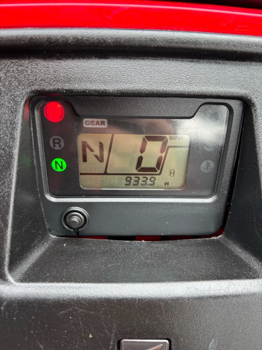 2021 Honda 520 Pioneer SXS - Image 4